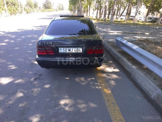 Mercedes E 240 1999, 220,000 km - 2.4 л - Mingəçevir