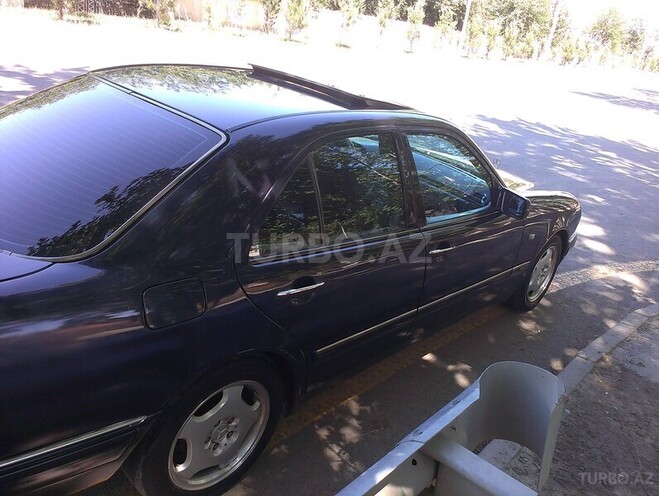 Mercedes E 240 1999, 220,000 km - 2.4 л - Mingəçevir
