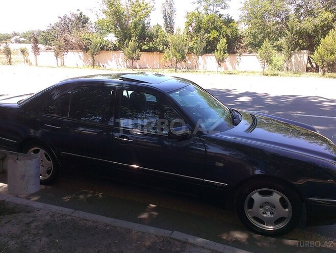 Mercedes E 240 1999, 220,000 km - 2.4 л - Mingəçevir