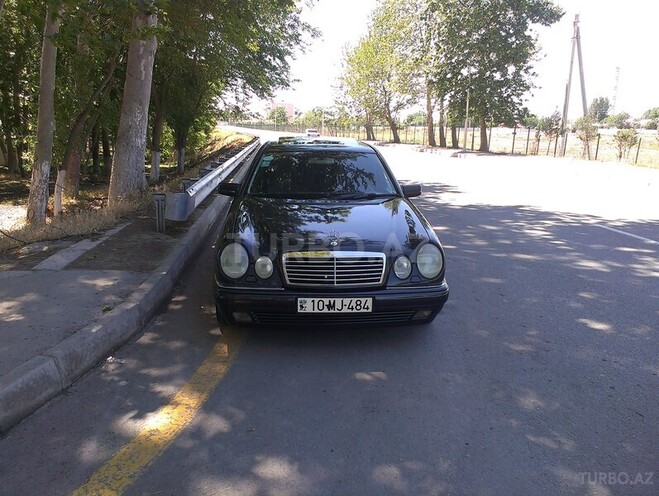 Mercedes E 240 1999, 220,000 km - 2.4 л - Mingəçevir