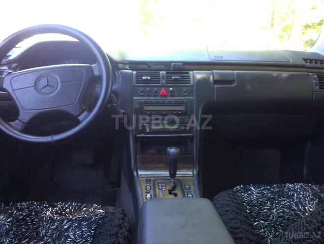 Mercedes E 240 1999, 220,000 km - 2.4 л - Mingəçevir