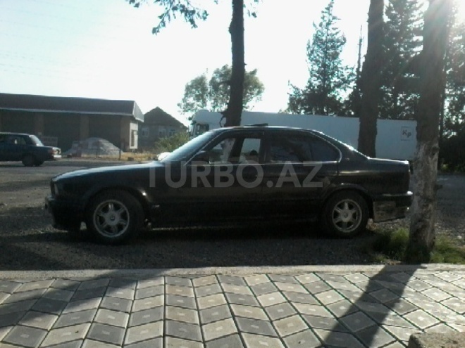 BMW 535 1990, 401,226 km - 3.5 l - Lənkəran