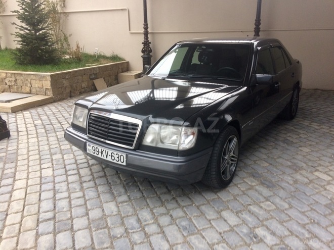 Mercedes E 220 1995, 340,000 km - 2.2 l - Bakı