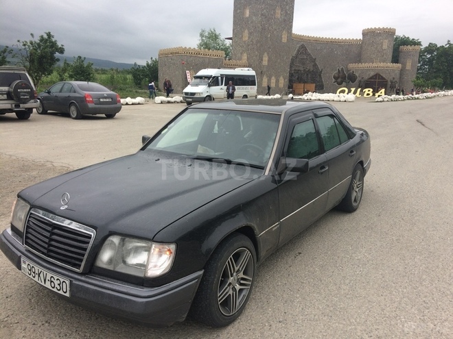 Mercedes E 220 1995, 340,000 km - 2.2 l - Bakı