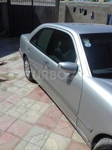 Mercedes E 220 2000, 320,000 km - 2.2 l - Bakı