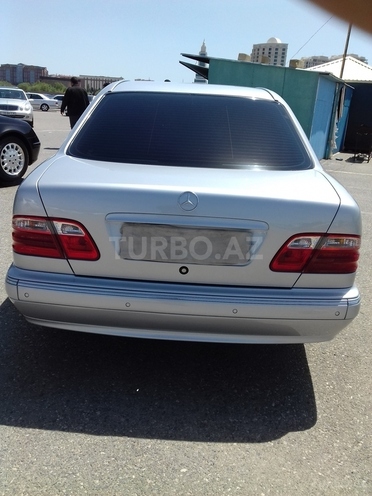 Mercedes E 240 2000, 215,000 km - 2.4 l - Bakı