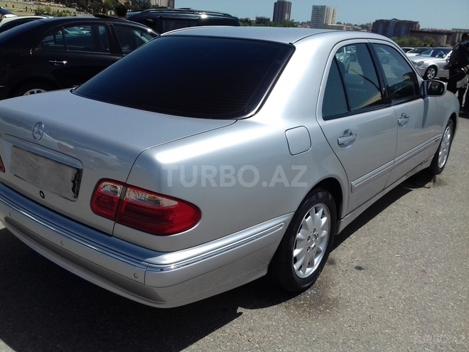 Mercedes E 240 2000, 215,000 km - 2.4 l - Bakı