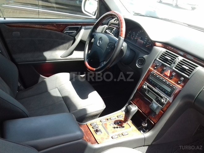 Mercedes E 240 2000, 215,000 km - 2.4 l - Bakı