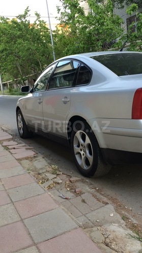 Volkswagen Passat 1999, 242,366 km - 0.5 л - Bakı