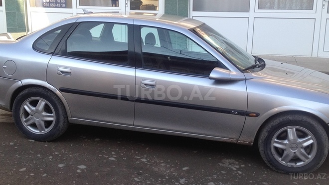 Opel Vectra 1987, 350,000 km - 2.0 l - Şamaxı