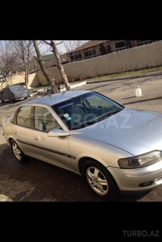 Opel Vectra 1987, 350,000 km - 2.0 l - Şamaxı
