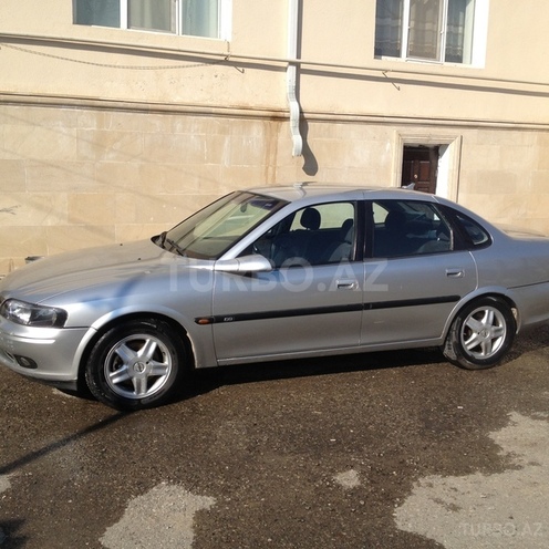 Opel Vectra 1987, 350,000 km - 2.0 l - Şamaxı