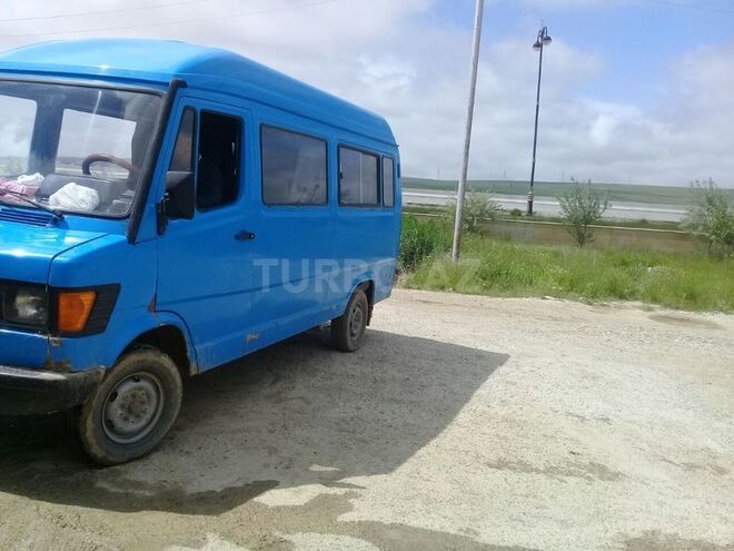 Mercedes 208 D 1993, 485,078 km - 2.3 л - Qobustan