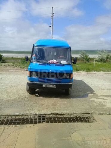 Mercedes 208 D 1993, 485,078 km - 2.3 л - Qobustan