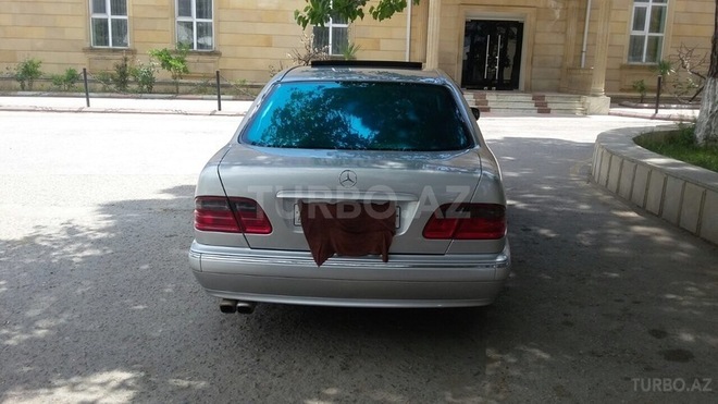 Mercedes E 280 1999, 220,000 km - 2.8 l - Bakı
