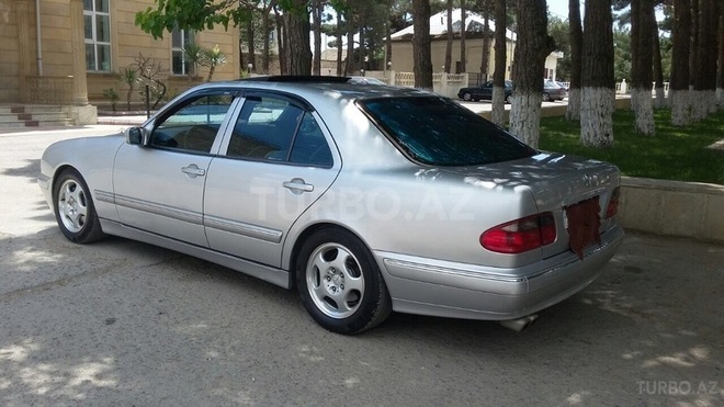 Mercedes E 280 1999, 220,000 km - 2.8 l - Bakı