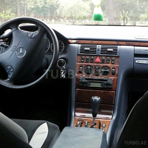 Mercedes E 280 1999, 220,000 km - 2.8 l - Bakı