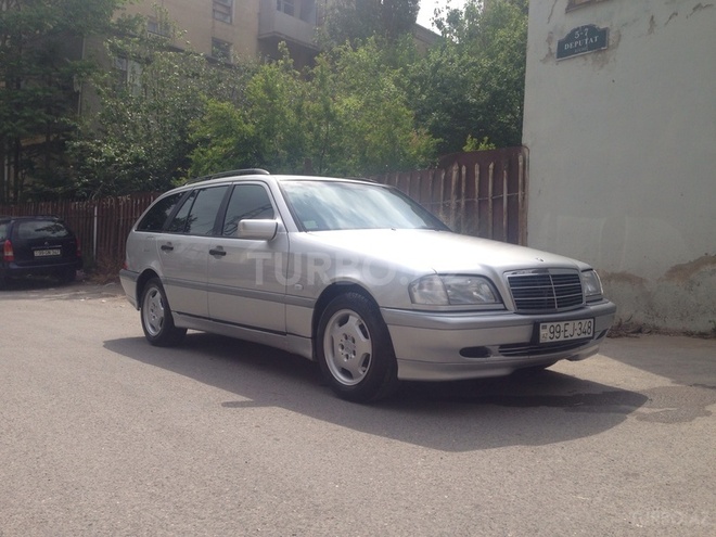 Mercedes C 220 2000, 490,000 km - 2.2 l - Bakı