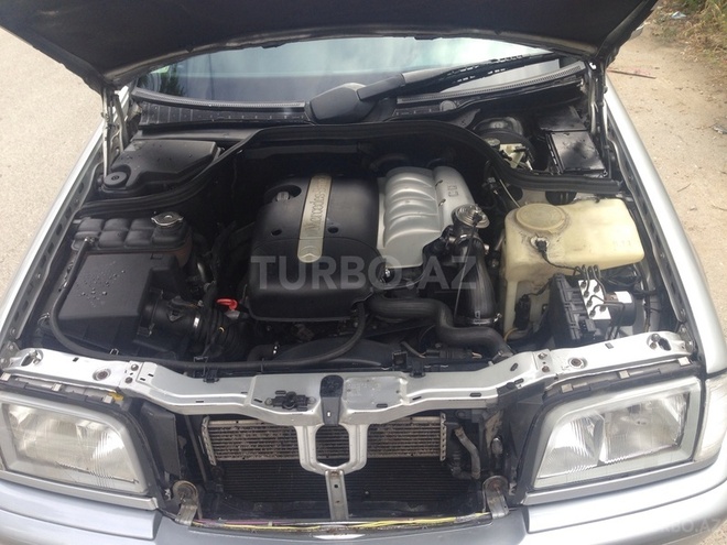 Mercedes C 220 2000, 490,000 km - 2.2 l - Bakı