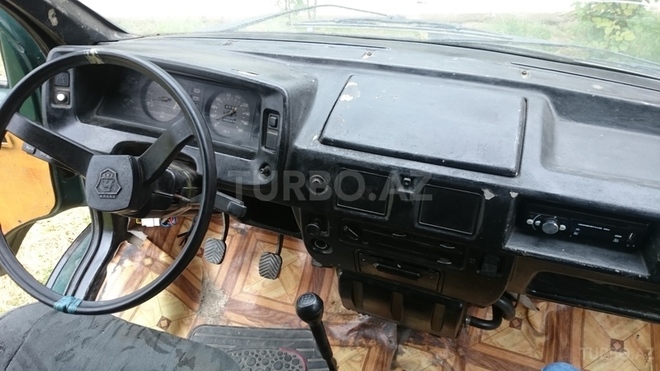 GAZ 2705 1998, 45,300 km - 2.0 л - Quba