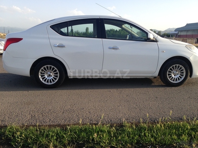 Nissan Sunny 2012, 93,125 km - 1.5 л - Gəncə