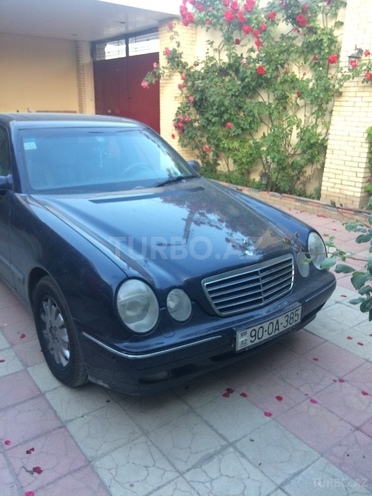 Mercedes E 240 2000, 204,000 km - 2.6 l - Bakı