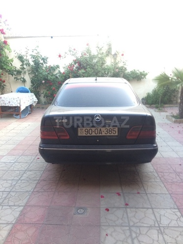 Mercedes E 240 2000, 204,000 km - 2.6 l - Bakı