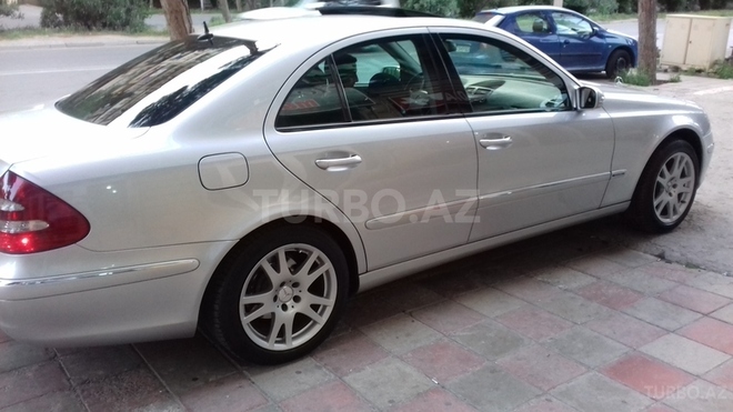 Mercedes E 270 2002, 291,000 km - 2.7 л - Bakı