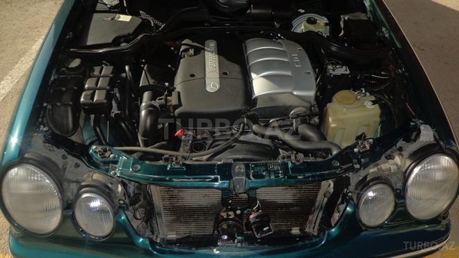 Mercedes E 220 2001, 170,000 km - 2.2 l - Bakı