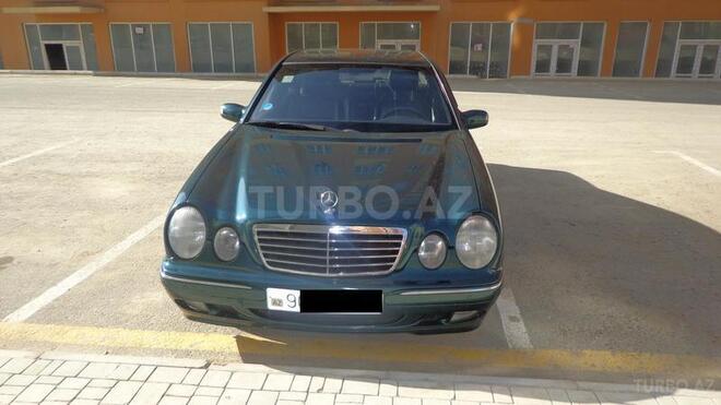 Mercedes E 220 2001, 170,000 km - 2.2 l - Bakı