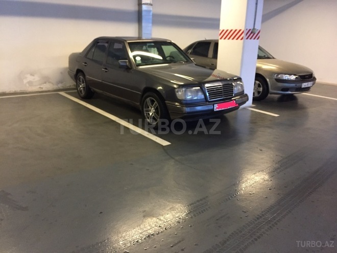 Mercedes E 220 1994, 350,000 km - 2.2 l - Bakı