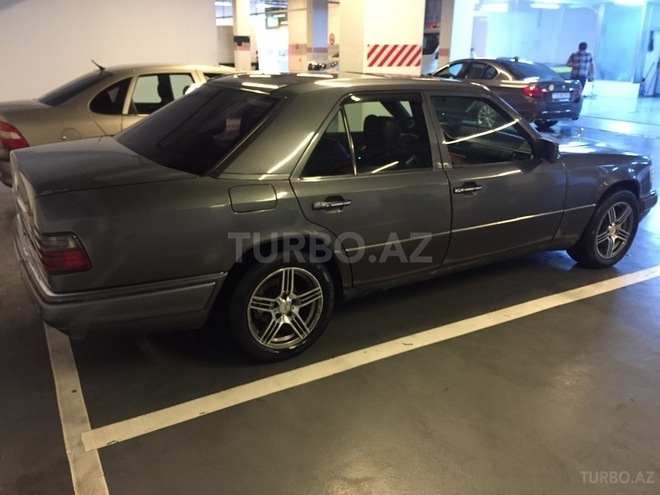 Mercedes E 220 1994, 350,000 km - 2.2 l - Bakı