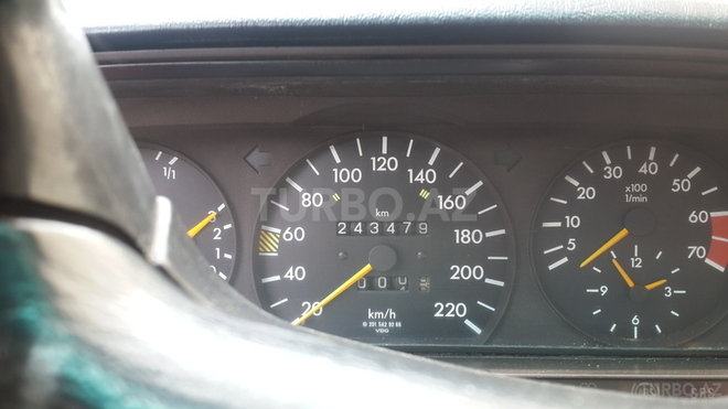 Mercedes 190 1993, 243,483 km - 2.0 л - Bakı