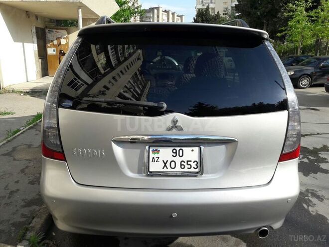 Mitsubishi Grandis 2003, 197,000 km - 2.4 l - Bakı