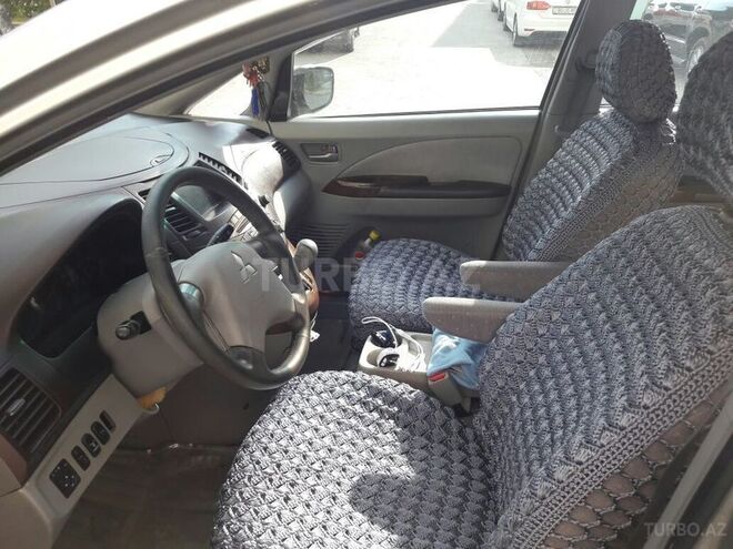 Mitsubishi Grandis 2003, 197,000 km - 2.4 l - Bakı