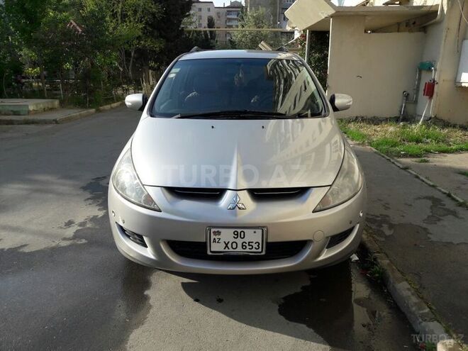 Mitsubishi Grandis 2003, 197,000 km - 2.4 l - Bakı