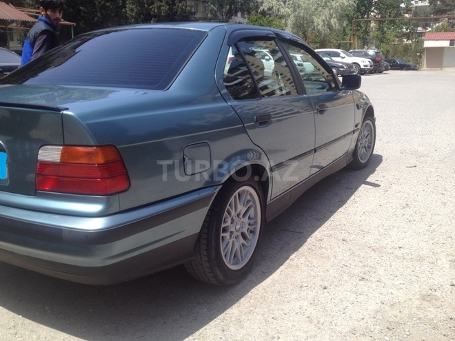 BMW 318 1995, 330,000 km - 1.8 л - Bakı