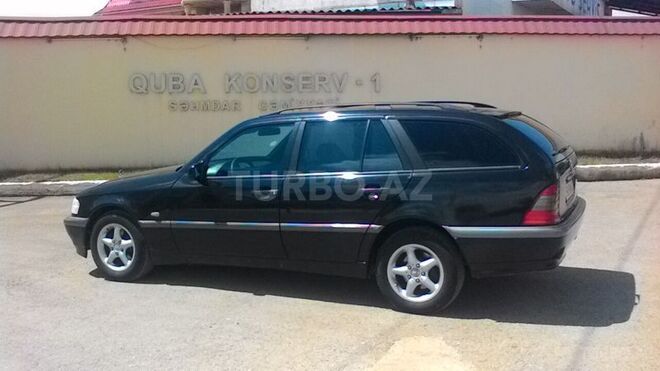 Mercedes C 180 1999, 200,000 km - 1.8 l - Quba