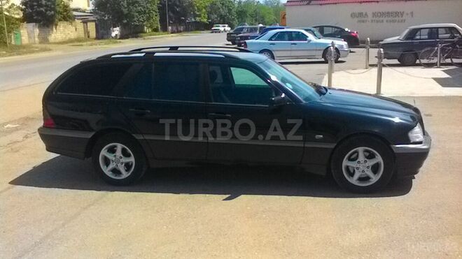 Mercedes C 180 1999, 200,000 km - 1.8 l - Quba