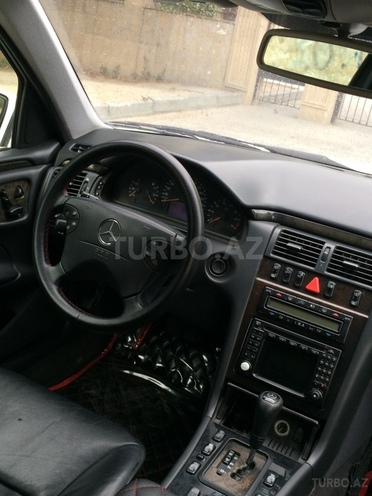 Mercedes E 240 2000, 198,000 km - 2.6 л - Bakı