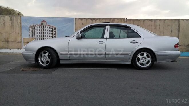 Mercedes E 280 1999, 220,000 km - 0.3 l - Bakı