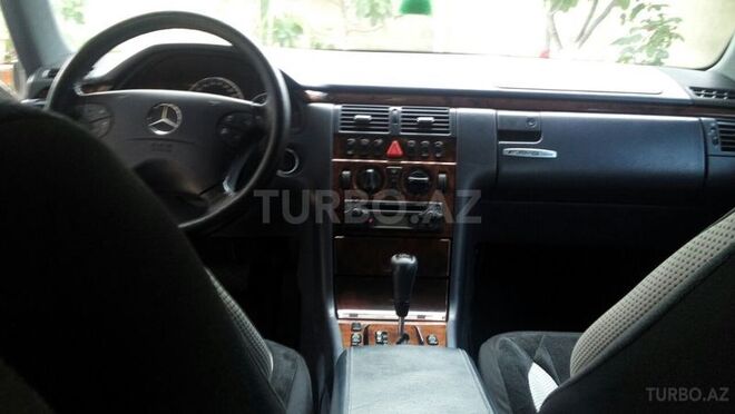 Mercedes E 280 1999, 220,000 km - 0.3 l - Bakı