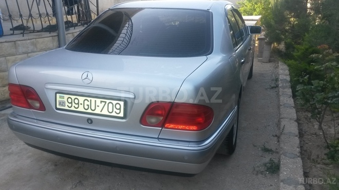 Mercedes E 240 1998, 250,000 km - 2.4 l - Bakı
