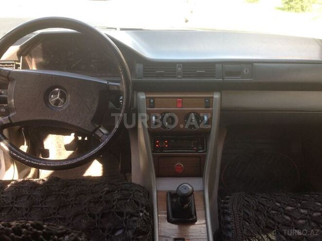 Mercedes E 200 1988, 347,000 km - 2.0 l - Bakı