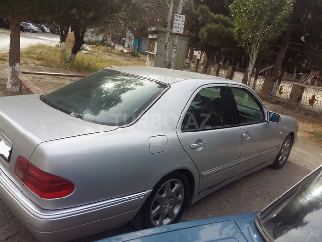 Mercedes E 240 1998, 192,680 km - 2.4 л - Sumqayıt