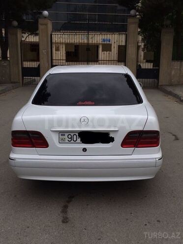 Mercedes E 240 2000, 198,000 km - 2.4 л - Bakı