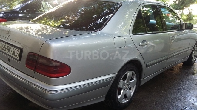 Mercedes E 200 2001, 30,250 km - 2.0 l - Bakı