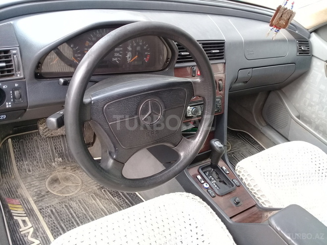 Mercedes C 200 1997, 273,000 km - 0.2 л - Şirvan
