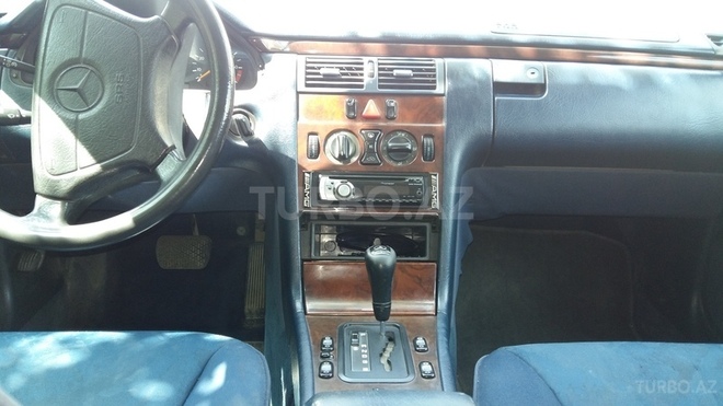 Mercedes E 230 1996, 240,000 km - 2.3 l - Sumqayıt