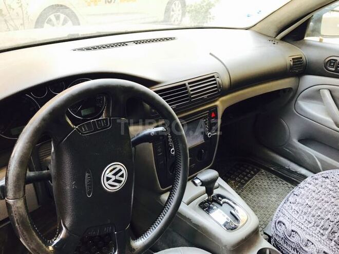 Volkswagen Passat 2002, 200,000 km - 2.0 л - Bakı